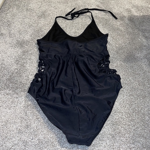 Forever 21 brand One Piece Black Bathing Suit 1x - Picture 5 of 6